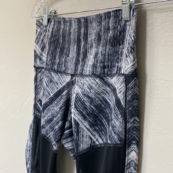 Lululemon hot to street pant in heat wave black size 6 - Picture 6 of 13